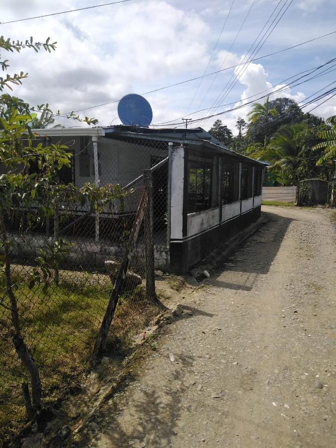 Emachservices Bed & Breakfast Almirante Exterior photo
