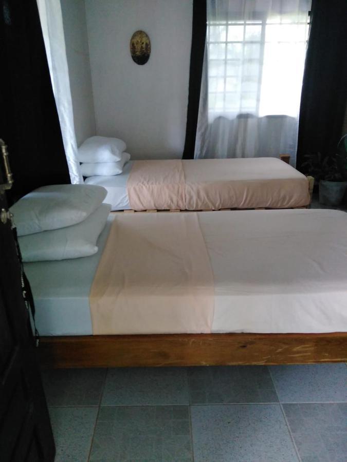 Emachservices Bed & Breakfast Almirante Exterior photo