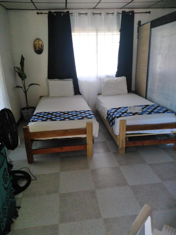 Emachservices Bed & Breakfast Almirante Exterior photo