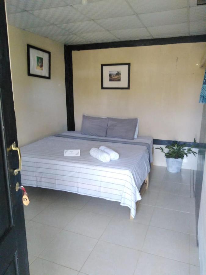 Emachservices Bed & Breakfast Almirante Exterior photo