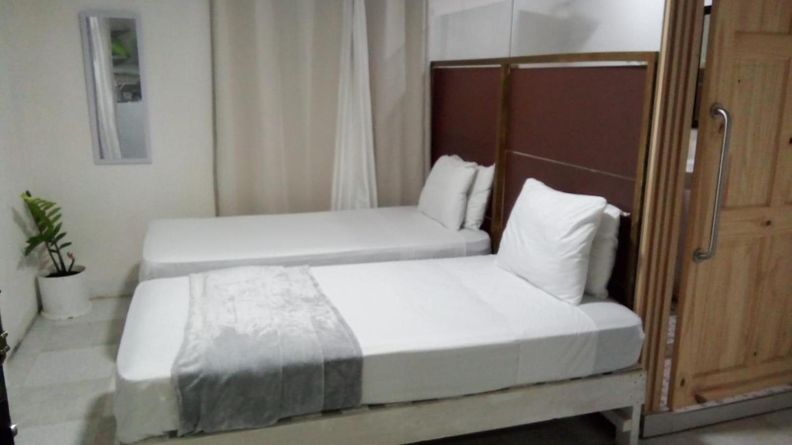 Emachservices Bed & Breakfast Almirante Exterior photo
